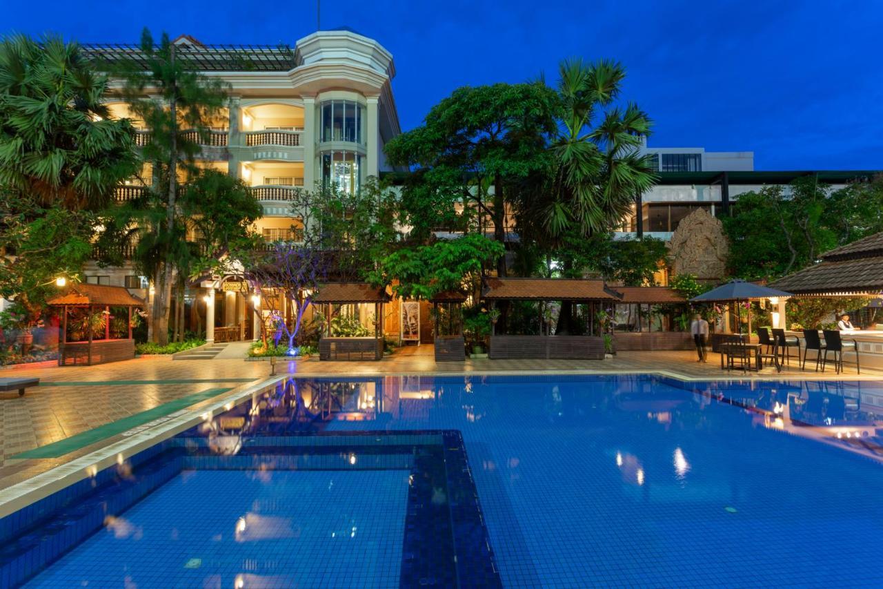 Hotel Somadevi Angkor Premium Ciudad de Siem Riep Exterior foto